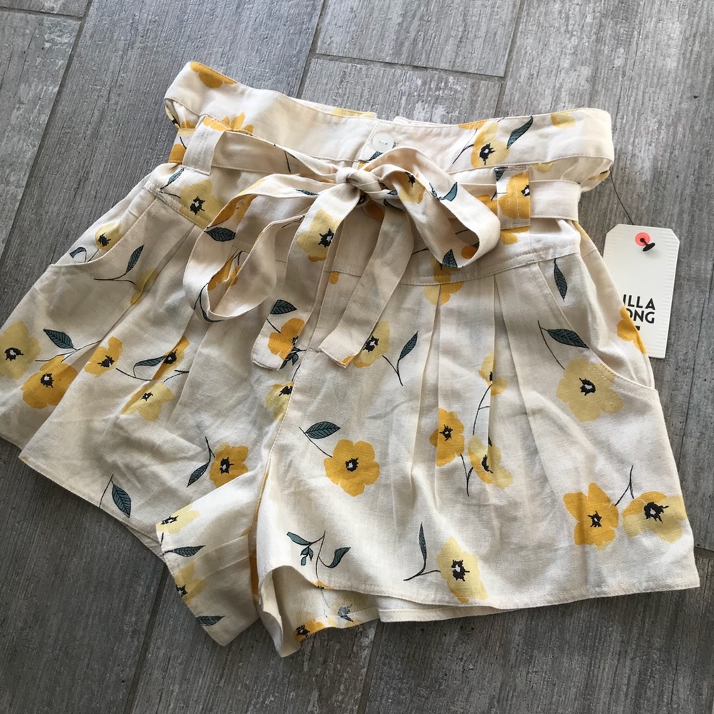 🔥🔥BILLABONG - HIGH RISE DAY SHORTS🔥🔥 - Picture 2 of 6